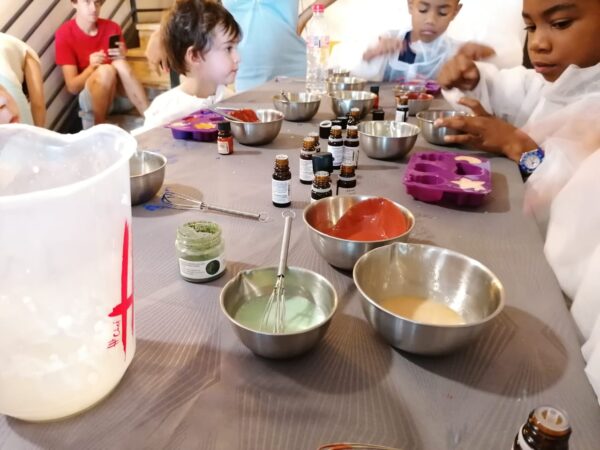 Ateliers enfants Guadeloupe - Fabrique ton savon avec Le Labo réCréatif Guadeloupe