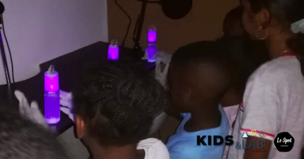 Ateliers enfants Guadeloupe - Les bâtons lumineux-Le Labo récréatif